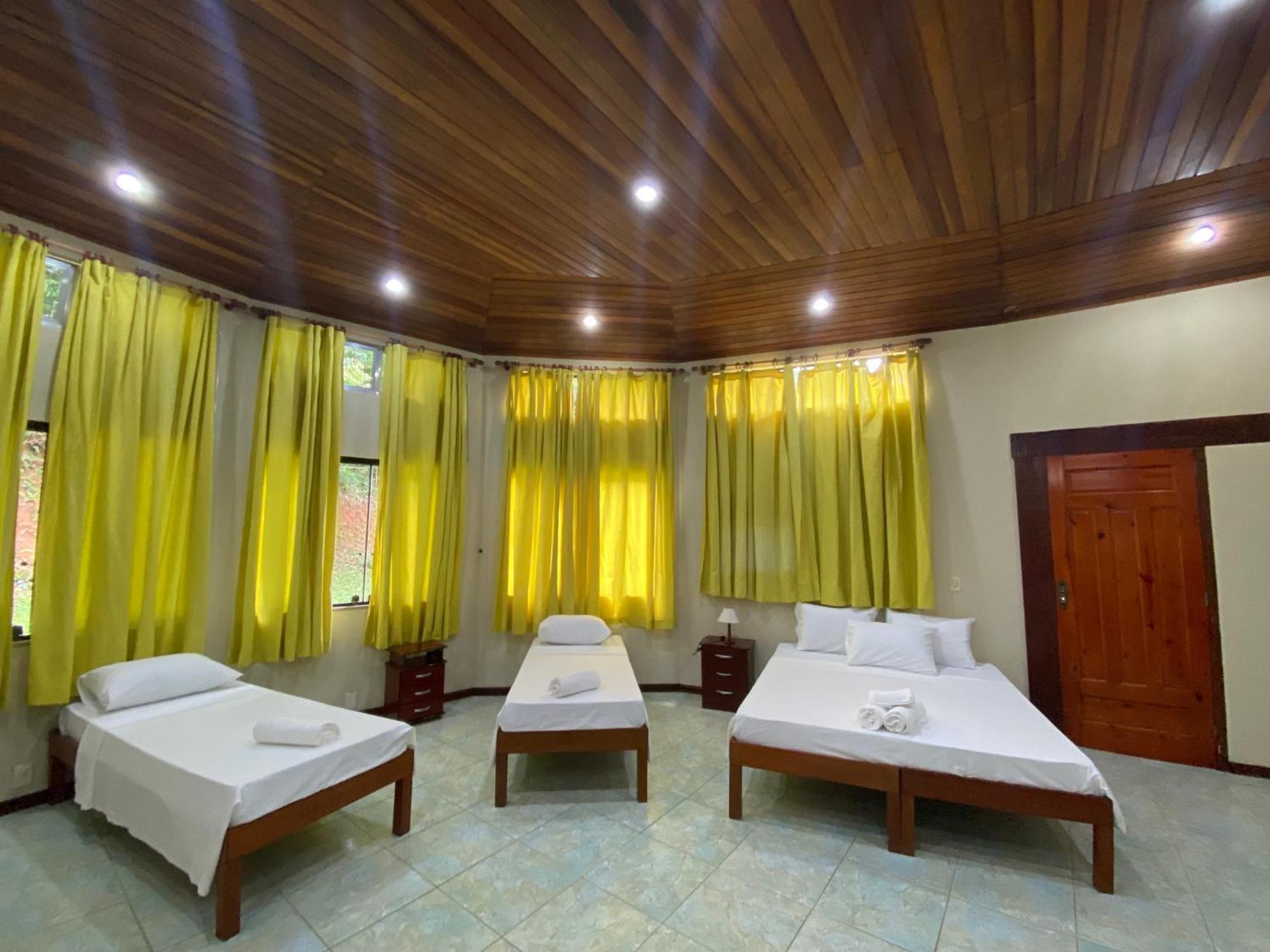 Hotel Fazenda Bonanza Энженьейру-Паулу-ди-Фронтин Экстерьер фото